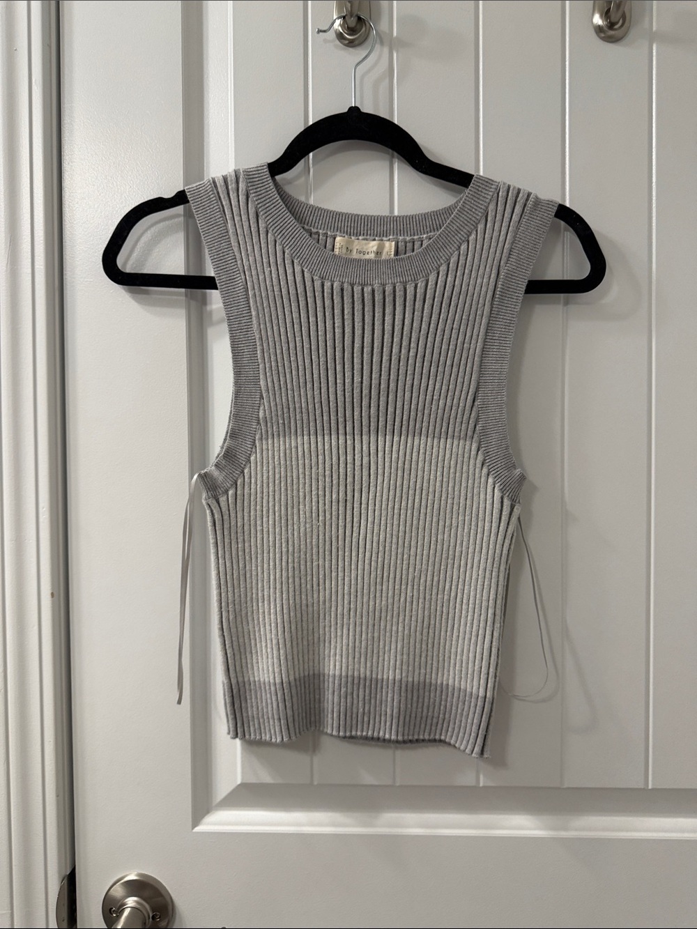 Large Gray Ribbed Sleeveless Knit Top